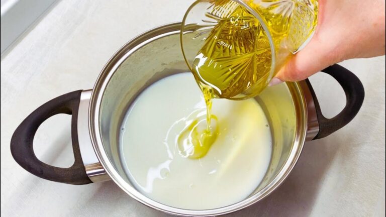 Questo semplice gesto trasforma il latte in una salsa unica da provare…