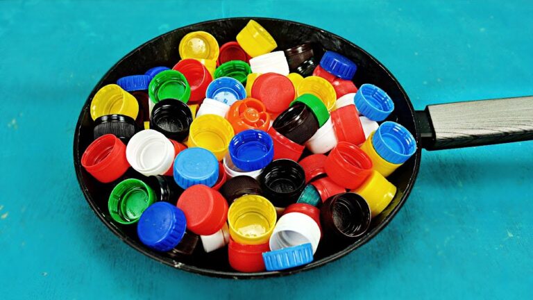 Scopri 5 modi per riutilizzare i tappi di plastica e creare piatti unici!