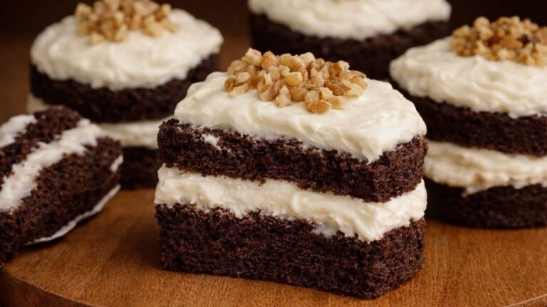 Scopri il torta al cioccolato in 4 minuti, senza forno e super facile!