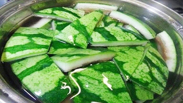 5 sorprendenti usi per non buttare la buccia di anguria! Scopri come riutilizzarla!