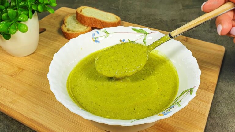 5 motivi per cui questa zuppa di broccoli è perfetta quando sei pigro!